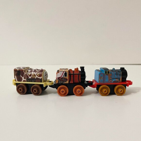 Lot of 10 Fisher Price Thomas and Friends Minis Train Engines - Picture 9 of 16